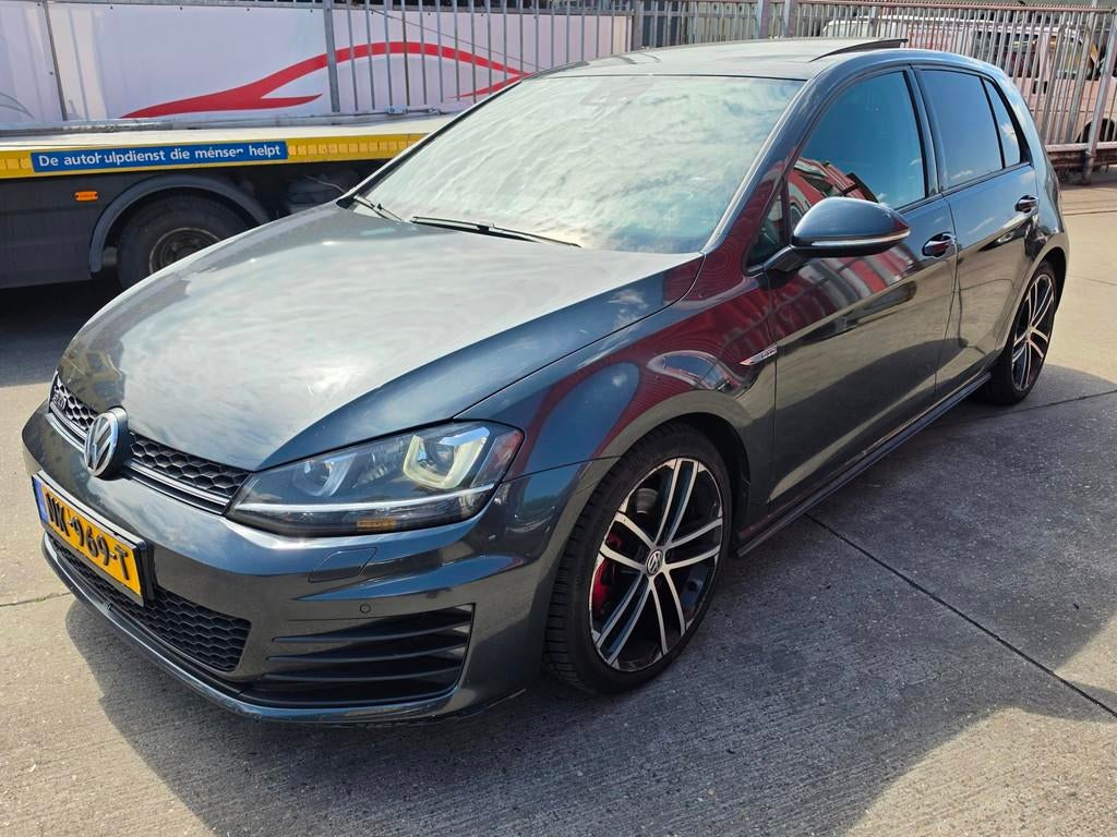 Volkswagen Golf 2.0 TDI GTD / PANO / DSG / MOTOR DEFECT !, Gebruikt, Euro 6, 4 cilinders, Zwart
