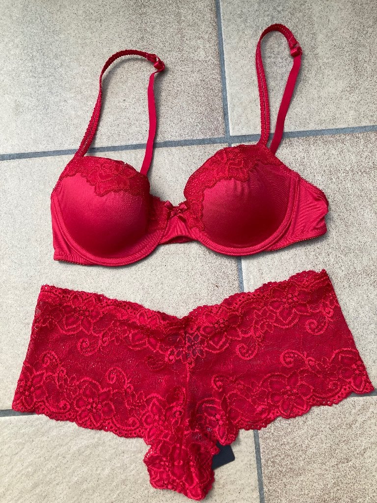 Rood lingerie setje (nieuw), Hunkemöller, Ophalen of Verzenden, Rood, Setje