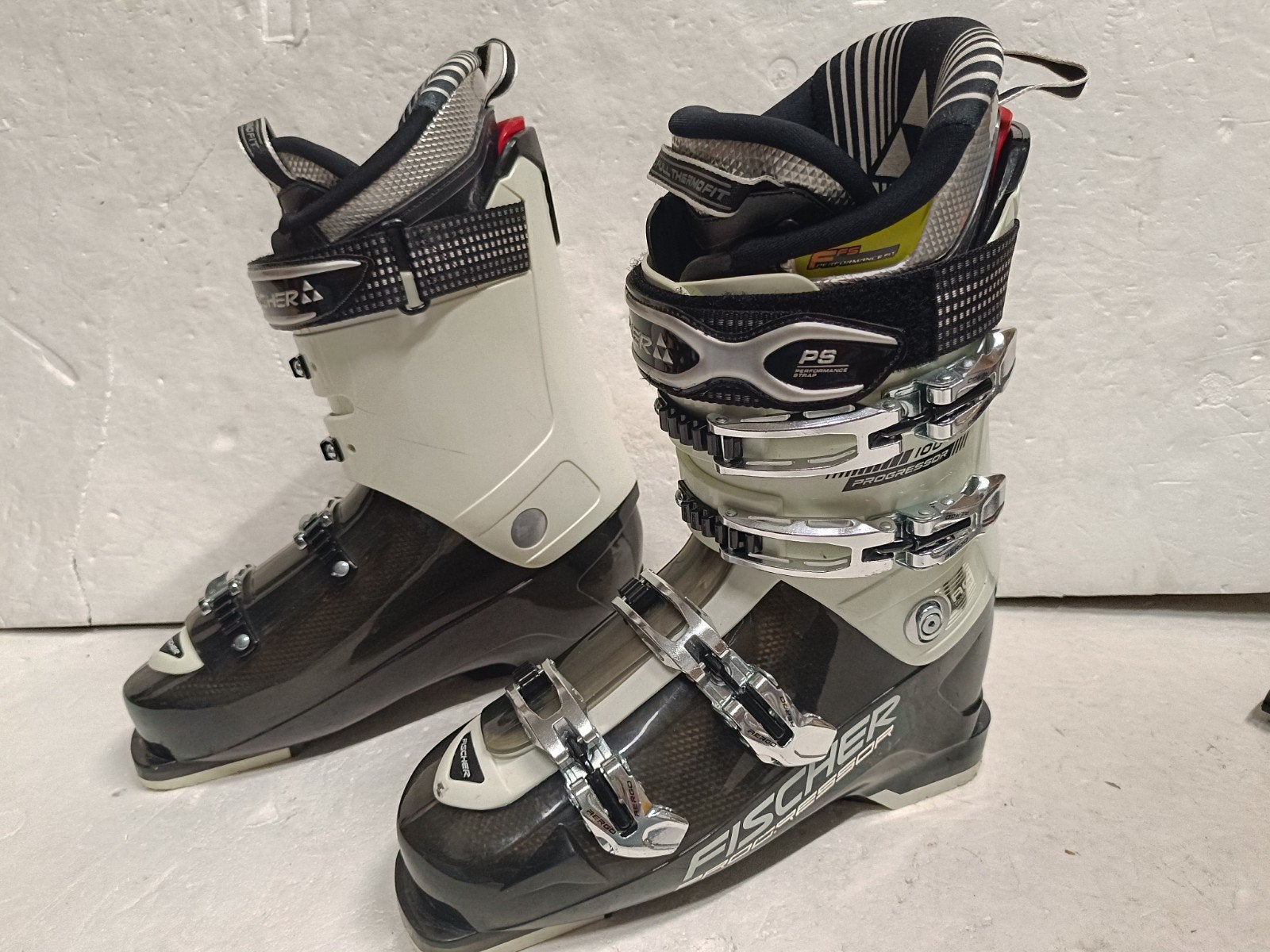 Fischer progressor 100 skischoenen amper gebruikt maat 28,5, 100 tot 140 cm, Schoenen, Ophalen of Verzenden, Fischer