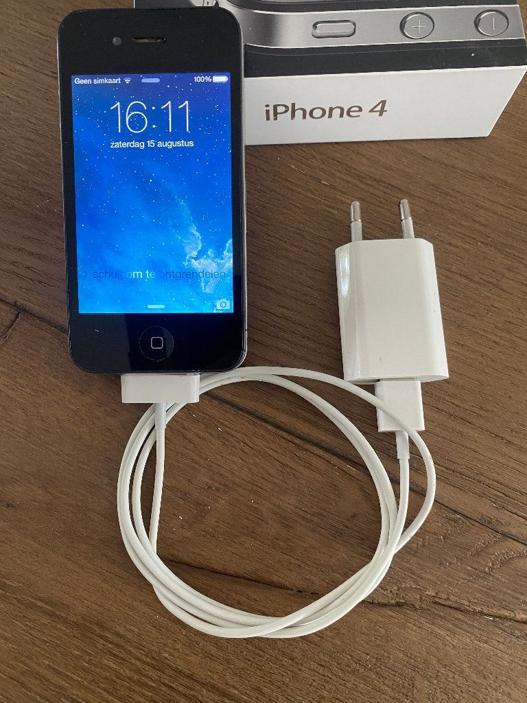Iphone 4 / 4s Collectes Item van 04-12-2009, Zwart, Ophalen of Verzenden, Zo goed als nieuw, 98 %