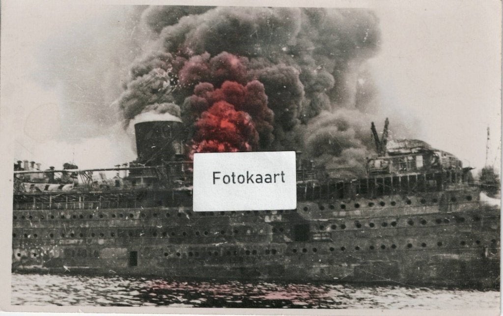 Fotokaart Amsterdam - brand passagiersschip - Javakade, Verzamelen, Ophalen of Verzenden, 1920 tot 1940, Ongelopen, Noord-Holland