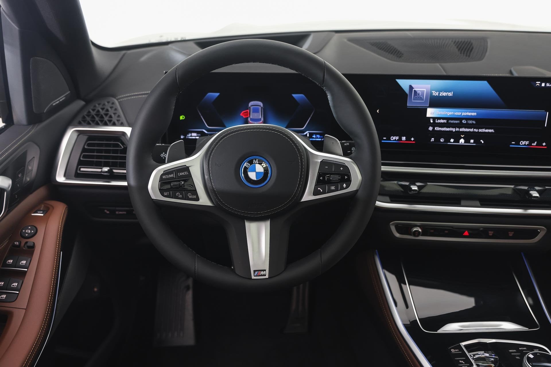 BMW X5 xDrive50e M Sport Automaat / Panoramadak Sky Lounge /, Auto's, Automaat, Dealer onderhouden, X5, 2395 kg