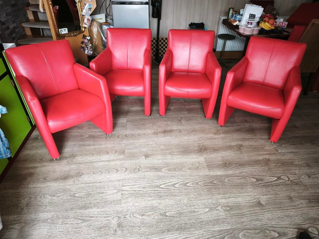 4 rode lederen stoelen op wieltjes. Moet weg!!!, Ophalen, Rood, Vier