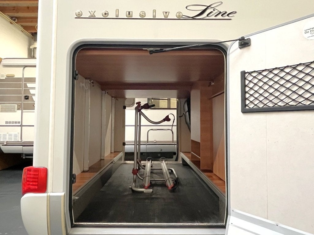 Foto 4 van Fiat Ducato 2.3 Hymer T674 Enkele Bedden / Euro5 / 86.000 km