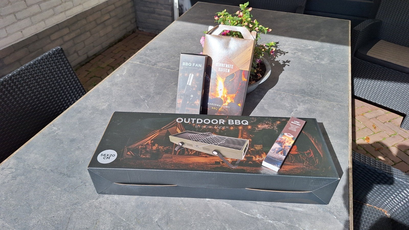 Tafel BBQ nieuw + accesoires, Tuin en Terras, Houtskoolbarbecues, Ophalen, Nieuw