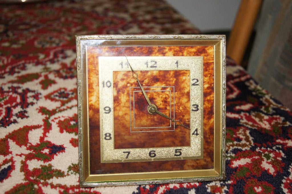 Vintage vierkante tafelklok met goudkleurige accenten, Antiek en Kunst, Antiek | Klokken, Ophalen of Verzenden