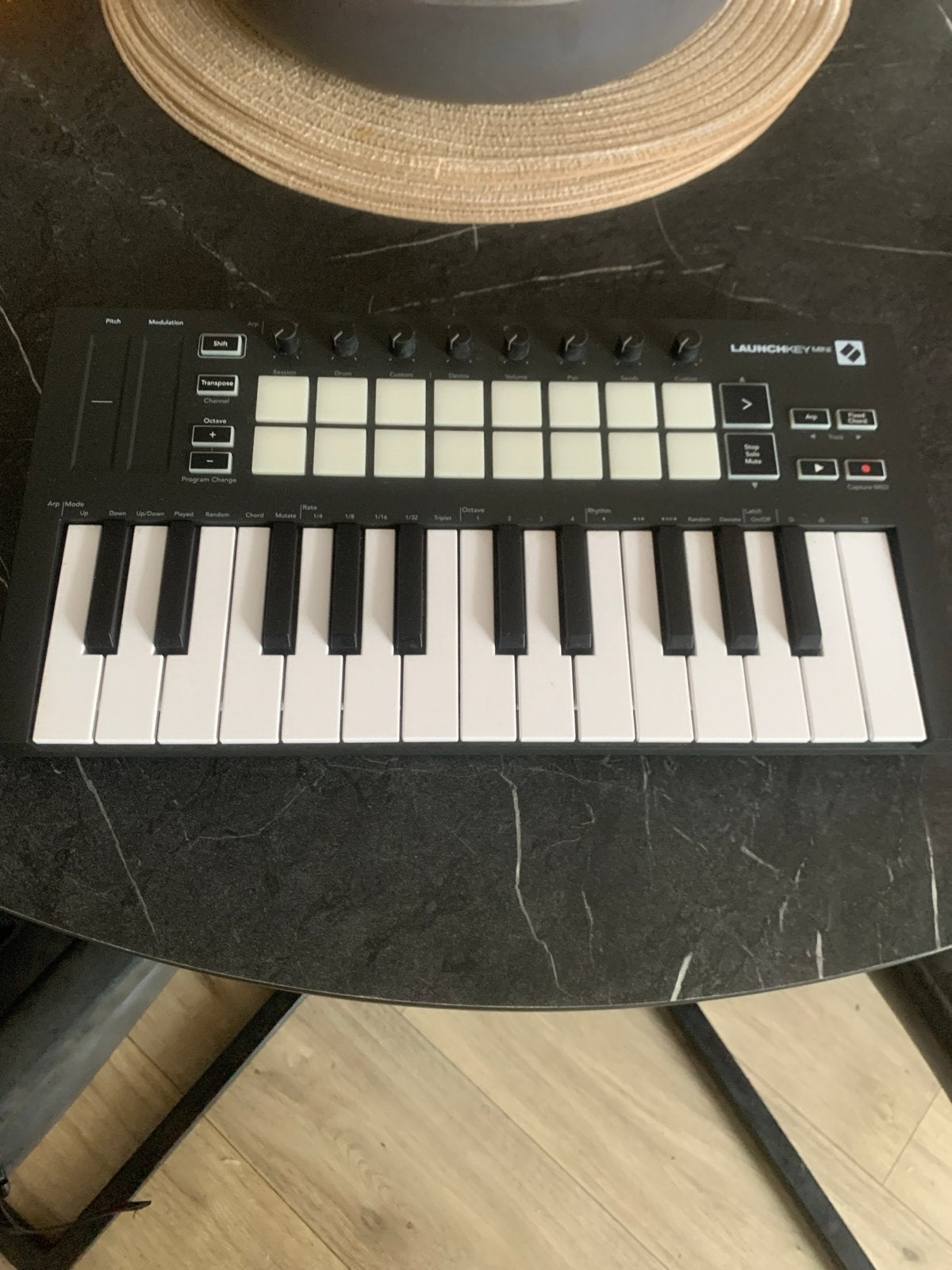 Novation Launchkey Mini MK3 MIDI Keyboard Controller, Overige merken, Zo goed als nieuw, Aanslaggevoelig, Overige aantallen