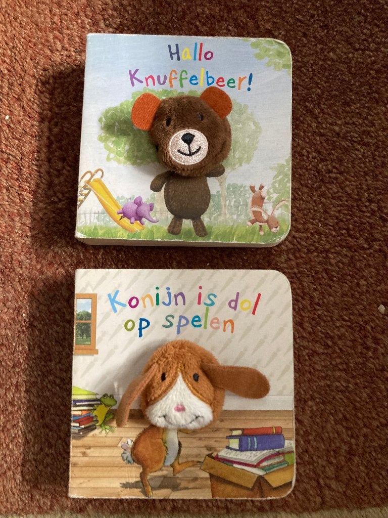 4 baby- en peuterboekjes, Boeken, Ophalen of Verzenden, Zo goed als nieuw, 0 tot 6 maanden