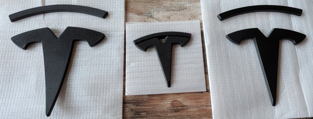 Tesla model Y Logo's