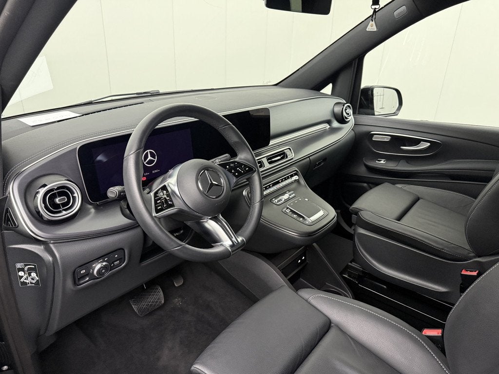 Mercedes-Benz EQV 300 Lang Avantgarde 7-Persoons | Elektrisc, Auto's, Bestelauto's, Gebruikt, Zwart, 2525 kg, 7 stoelen