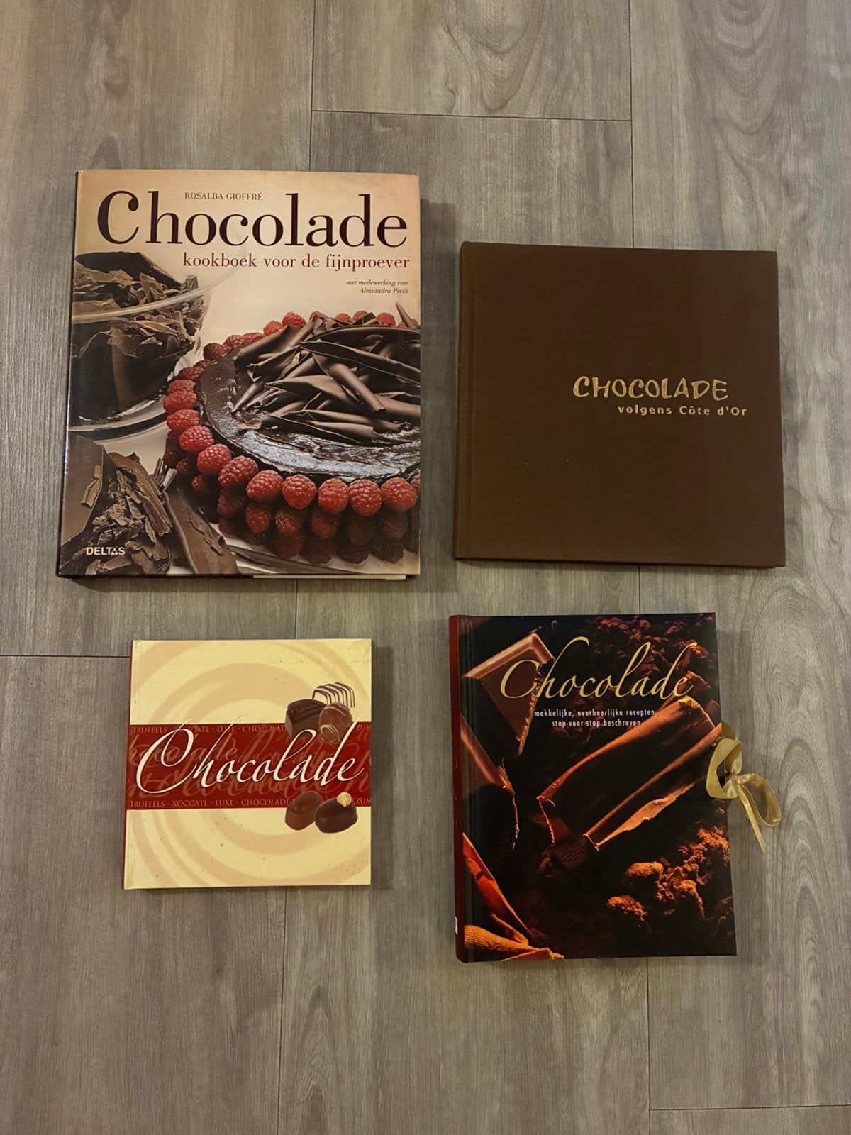 4x kookboek over chocolade, Ophalen of Verzenden, Zo goed als nieuw