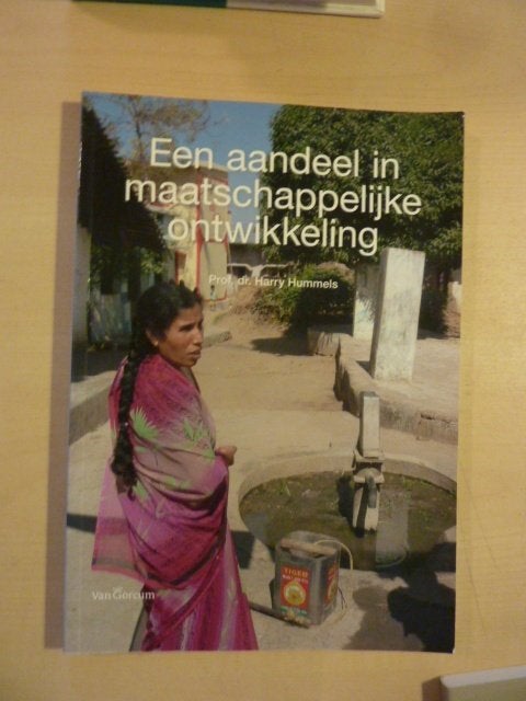 H. Hummels - Aandeel in maatschappelijke ontwikkeling, Ophalen of Verzenden, Zo goed als nieuw, Nederland