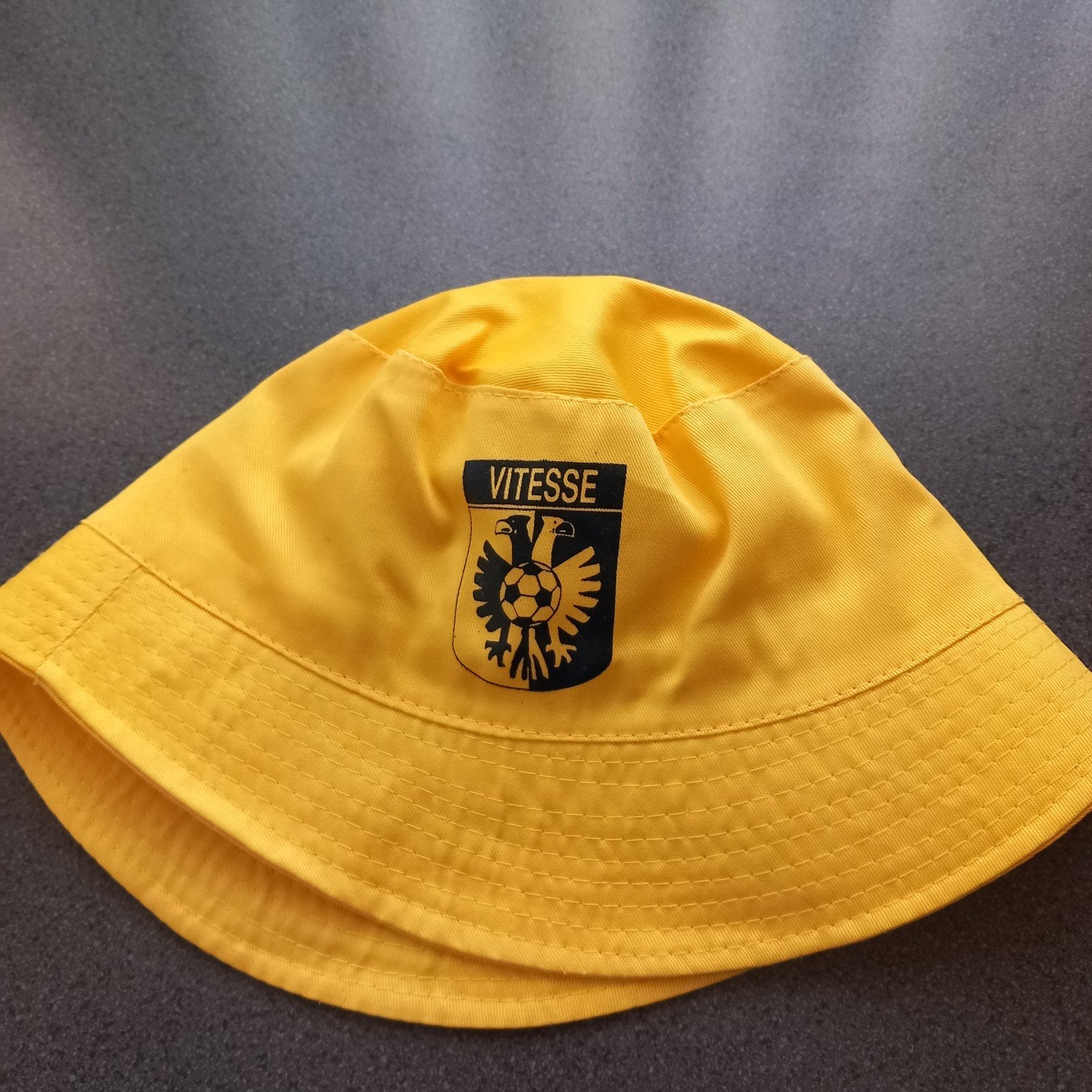 vitesse vissershoedje, Ophalen of Verzenden, Nieuw, Vitesse, Vaantje of Sjaal