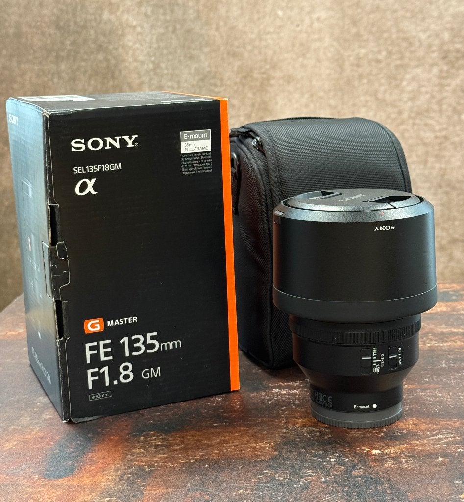 Sony FE 135mm f/1.8 GM – Nieuwstaat, Audio, Tv en Foto, Sony E-mount, Sony, Beschermhoes/tas, Ophalen of Verzenden