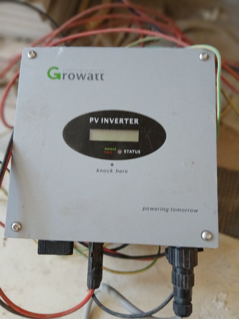 Zonnepanelen set: Sharp 300W paneel, Ophalen, Gebruikt, Growatt, Omvormer