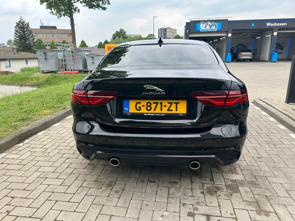 Jaguar XE 2.0 250pk AWD Automaat 2020 Zwart, Auto's, Achterwielaandrijving, 1800 kg, 4 cilinders, Zwart