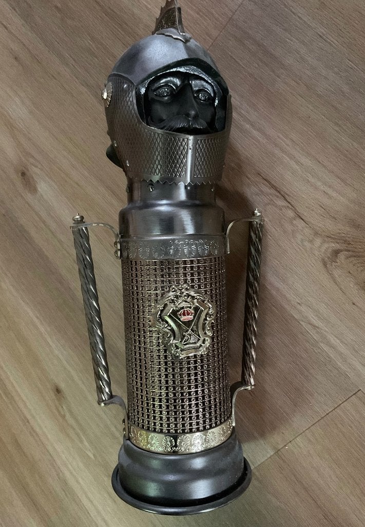 Vintage Nikka Western Armour Knight Flessenhouder/Muziekdoos, Antiek en Kunst, Ophalen