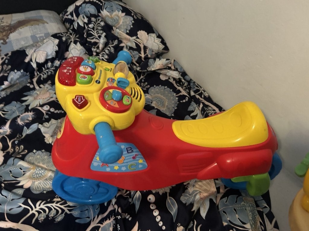 V-tech speelgoed loop motor fiets  met licht en geluid, Kinderen en Baby's, Speelgoed | Vtech, Ophalen, Zo goed als nieuw, 6 maanden tot 2 jaar