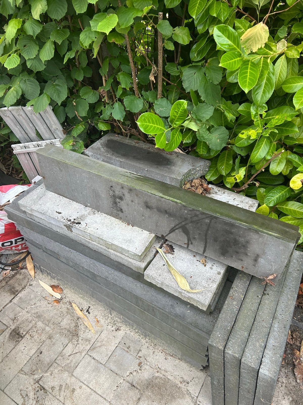 Betonnen terrastegels en opsluitbanden, Ophalen, Gebruikt, Minder dan 5 m², Beton
