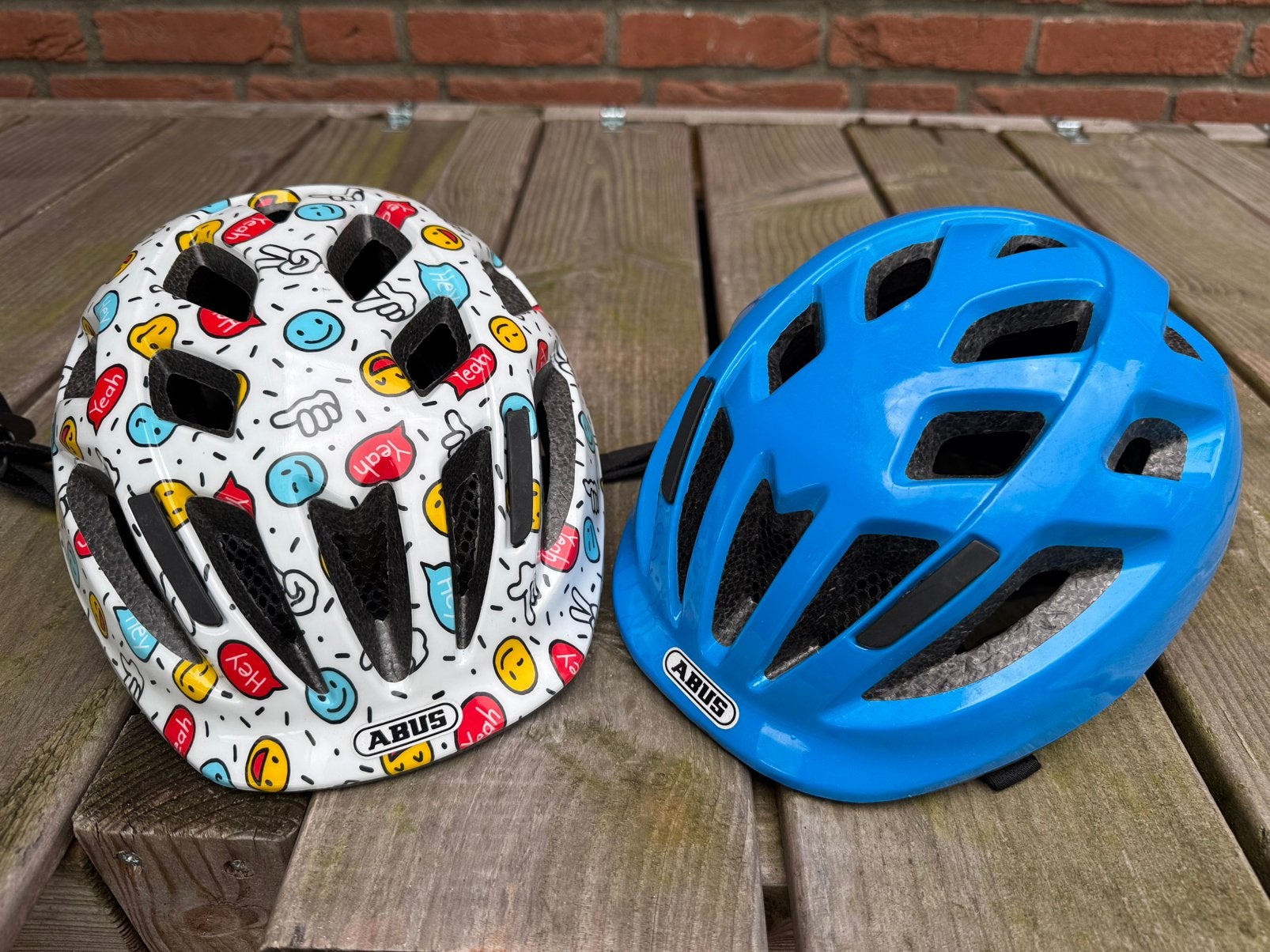 2x abus kinderhelm, Fietsen en Brommers, Fietsaccessoires | Fietshelmen, Ophalen, Zo goed als nieuw