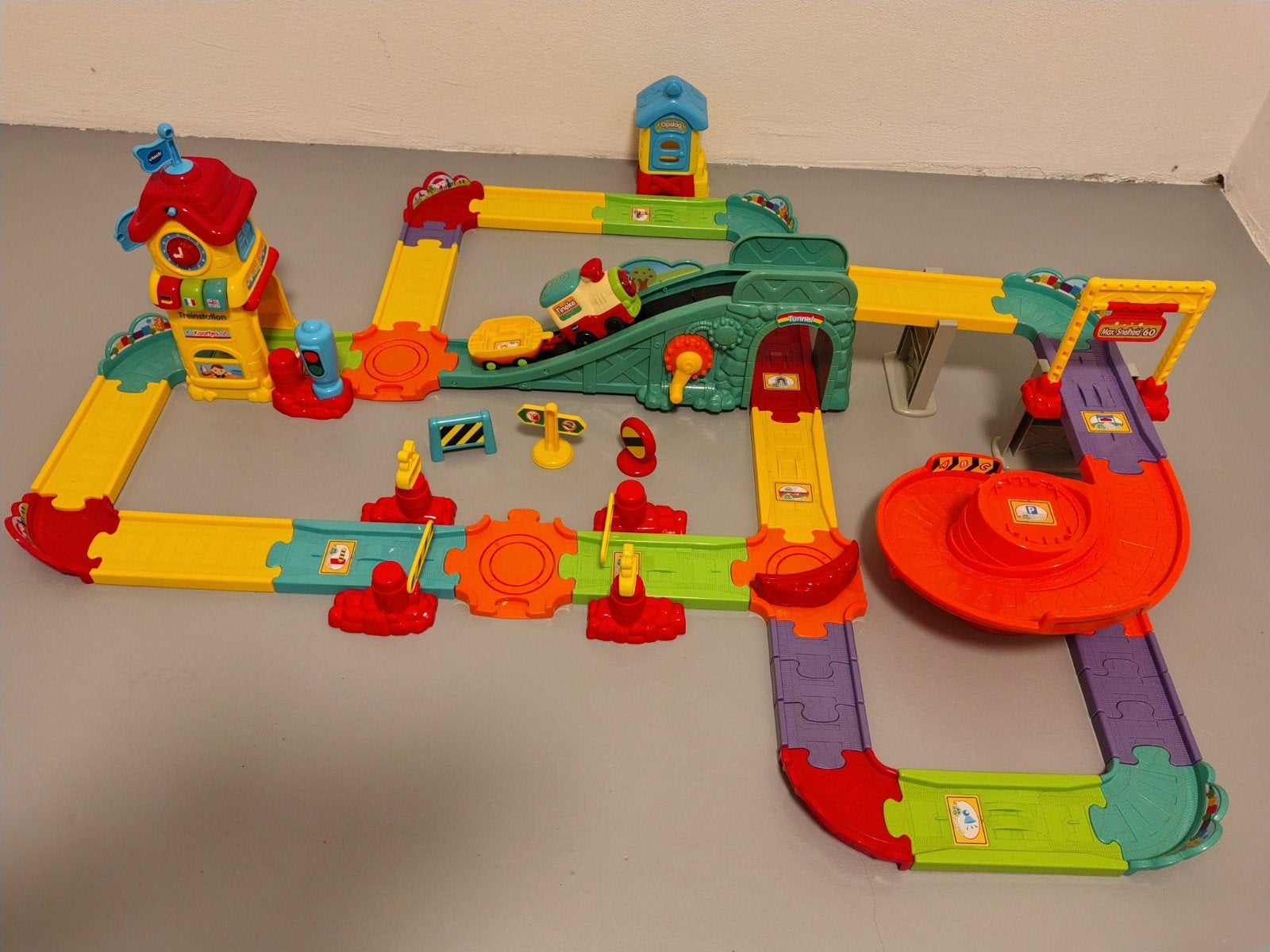 VTech Toet Toet Auto's Treinstation met Tineke Trein, Ophalen of Verzenden, Zo goed als nieuw