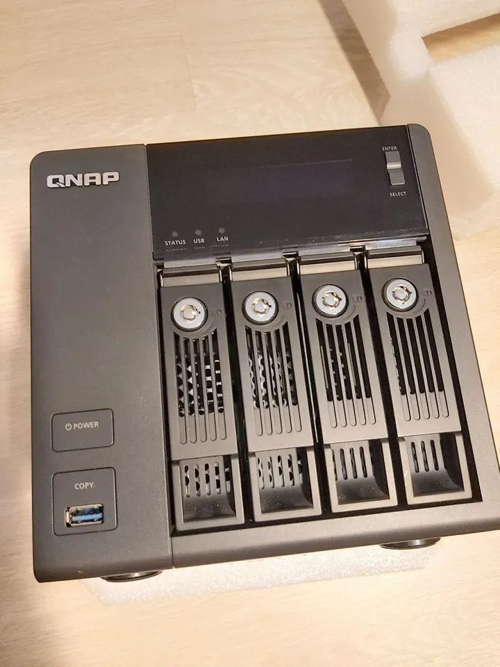 QNAP TurboNAS TS-453 Pro, Computers en Software, Ophalen of Verzenden, Zo goed als nieuw
