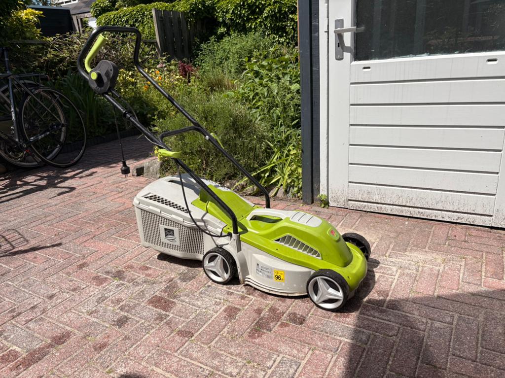 Grasmaaier elektrisch Central Park, Ophalen, Gebruikt