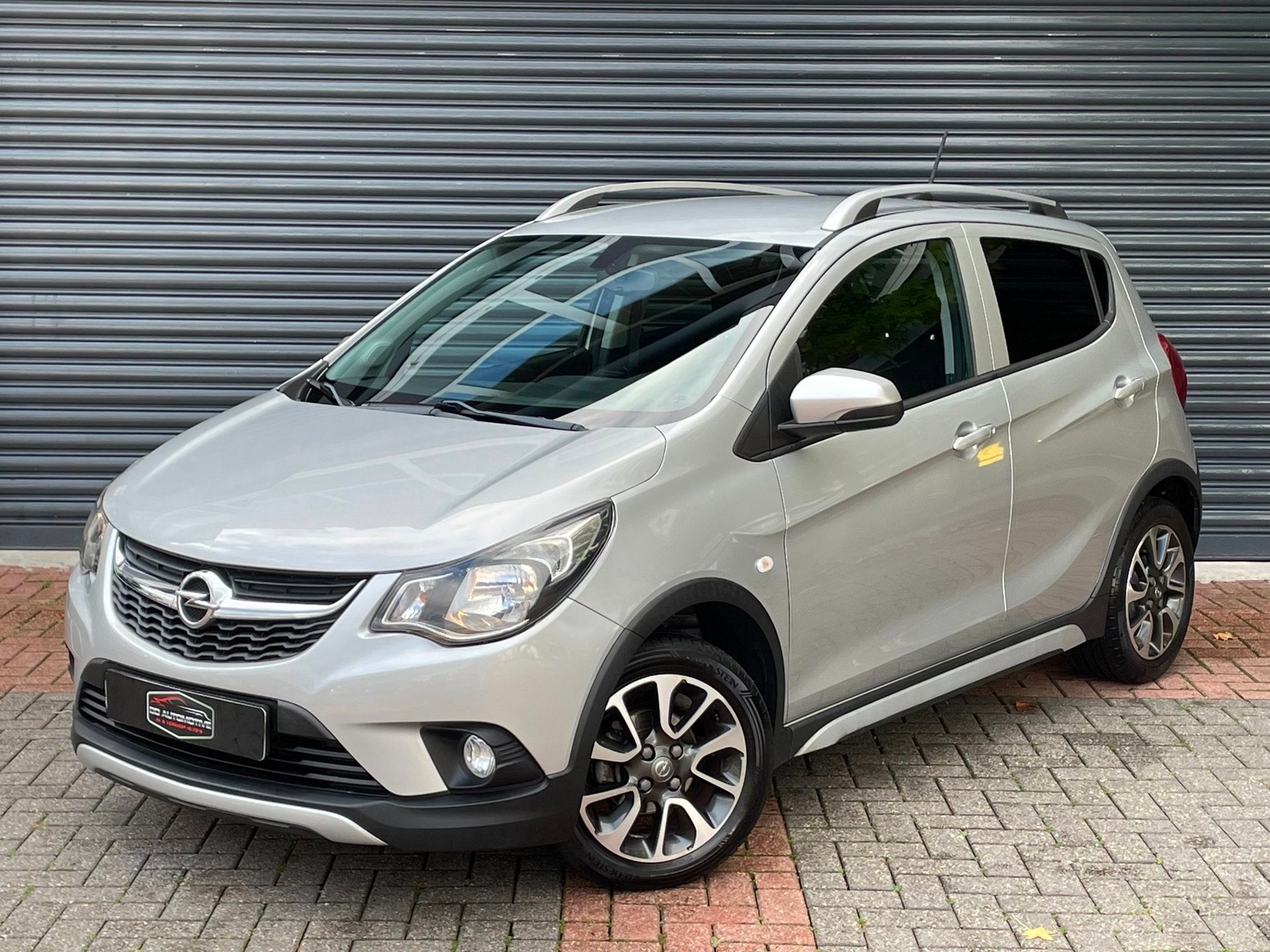 Opel KARL 1.0 Rocks Online Edition Hoge instap | Navi | Airc, Voorwielaandrijving, Stof, Gebruikt, 23 km/l