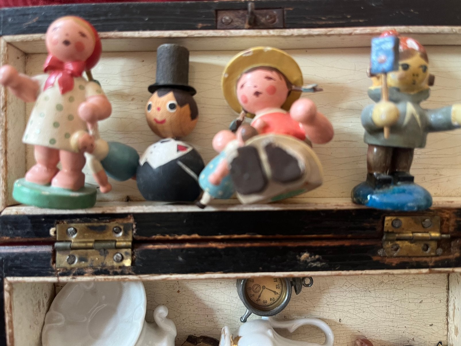 Houten poppetjes, Ophalen of Verzenden, Zo goed als nieuw, Poppenhuis