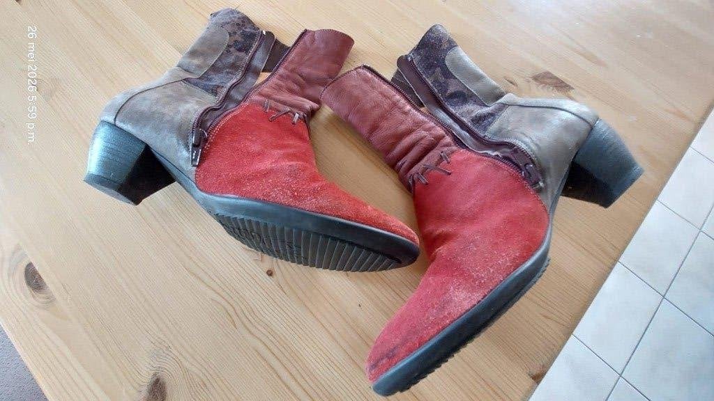 laarsjes, Kleding | Dames, Schoenen, Lage of Enkellaarzen, Ophalen of Verzenden, Gedragen, Rood