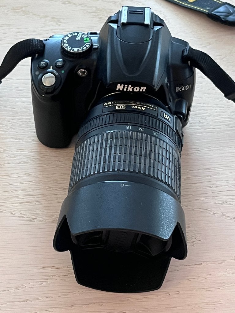 NIKON D5000 + NIKON 18-105 lens, Audio, Tv en Foto, Fotocamera's Digitaal, Gebruikt, Spiegelreflex, Nikon, Geheugenkaart
