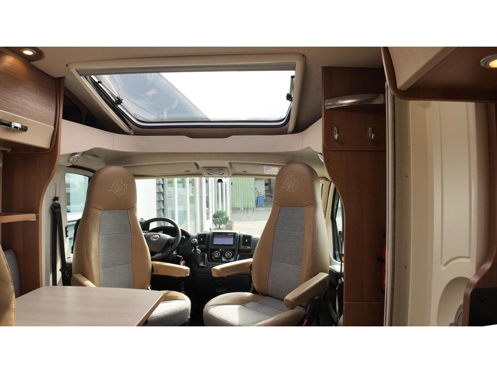 Knaus Van TI met dubbele airco, enkele bedden, grote garage, Caravans en Kamperen, Campers, Chemisch toilet, Standaard zit, Ringverwarming