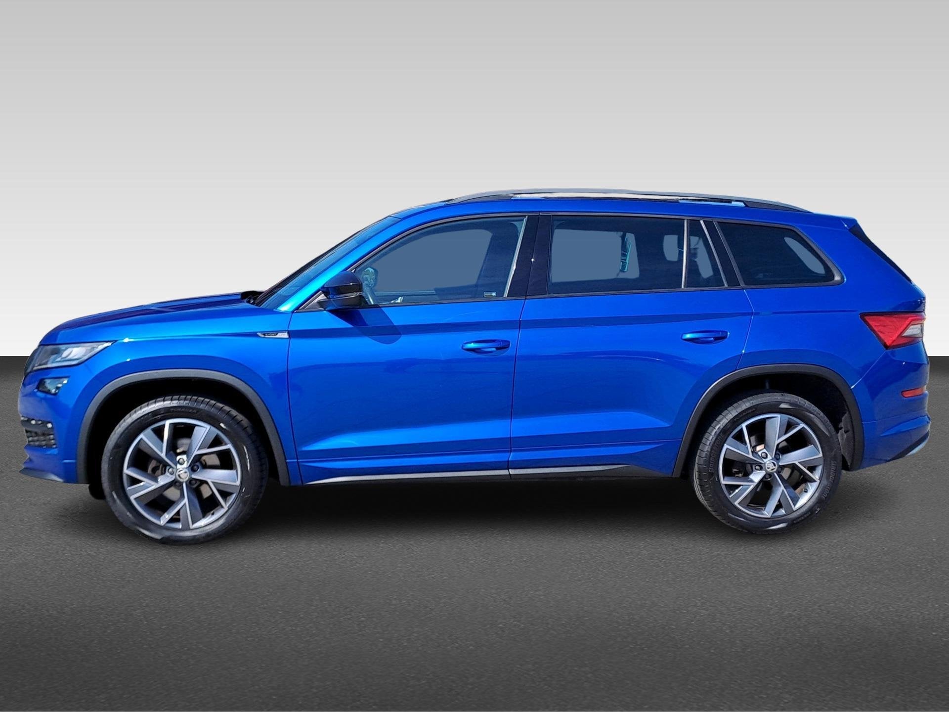Skoda Kodiaq 1.5 TSI Sportline Business, Auto's, Euro 6, 4 cilinders, Blauw, Alcantara