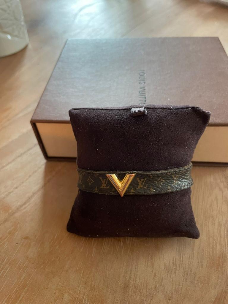 prachtig authentiek leder  Louis Vuitton Essential V-armband, Ophalen of Verzenden, Gebruikt, Leer