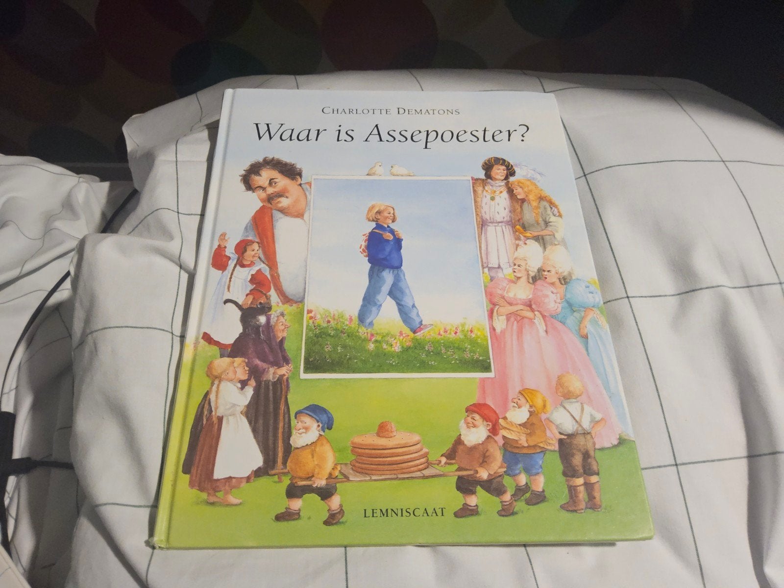 Waar is Assepoester? - Charlotte Dematons, Ophalen of Verzenden, Zo goed als nieuw, Charlotte Dematons