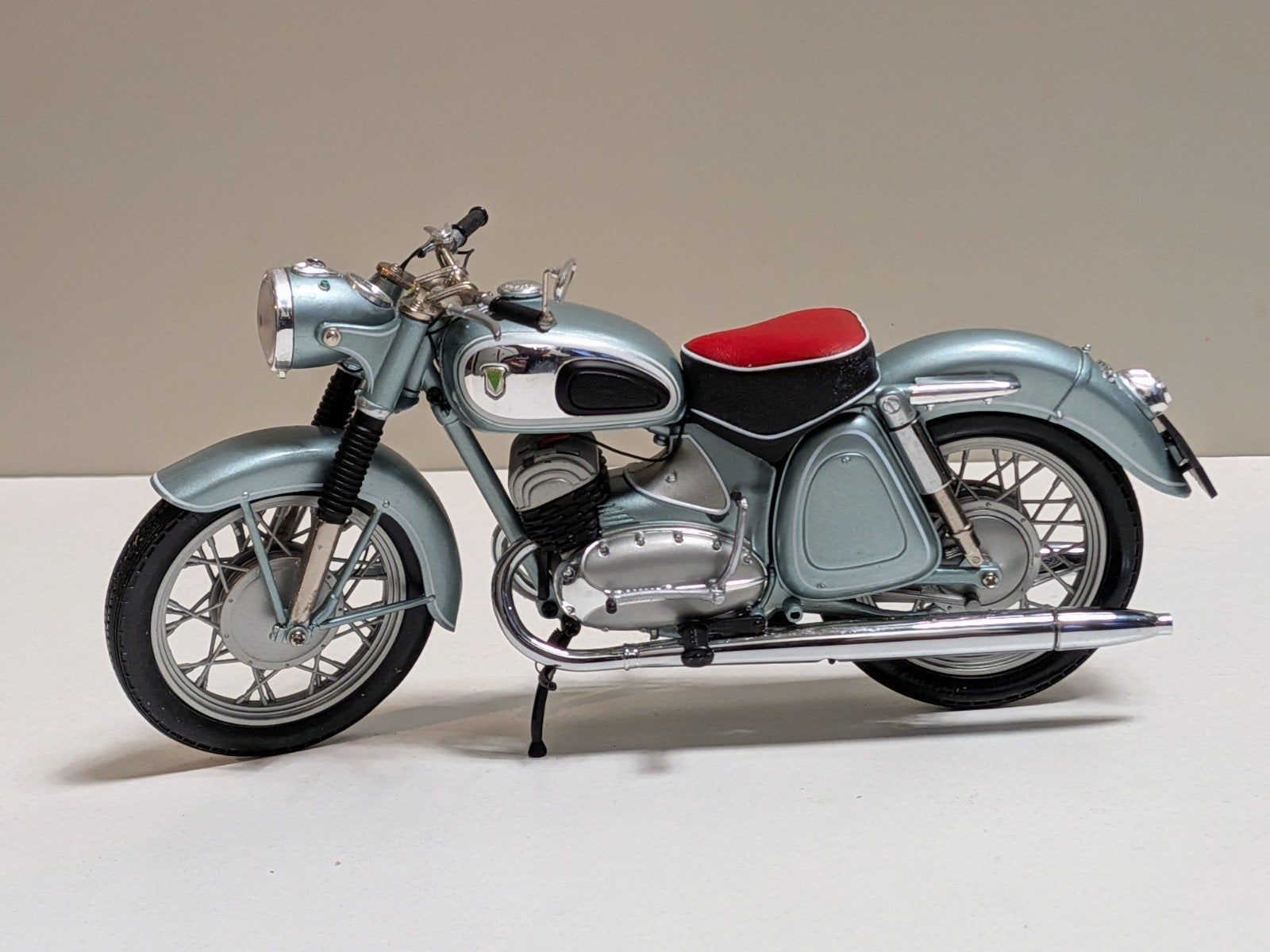 Schuco: DKW RT 350 - 1956/1958 (schaal: 1/10), Ophalen of Verzenden, Nieuw, 1:9 t/m 1:12, Motor
