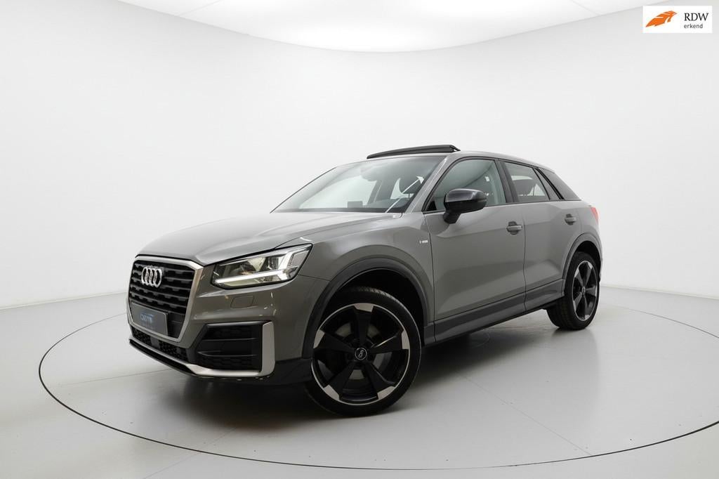 Audi Q2 1.4 TFSI CoD S LINE NARDO GREY PANO SFEER CAMERA, Auto's, Gebruikt, 4 cilinders, 150 pk, Leder