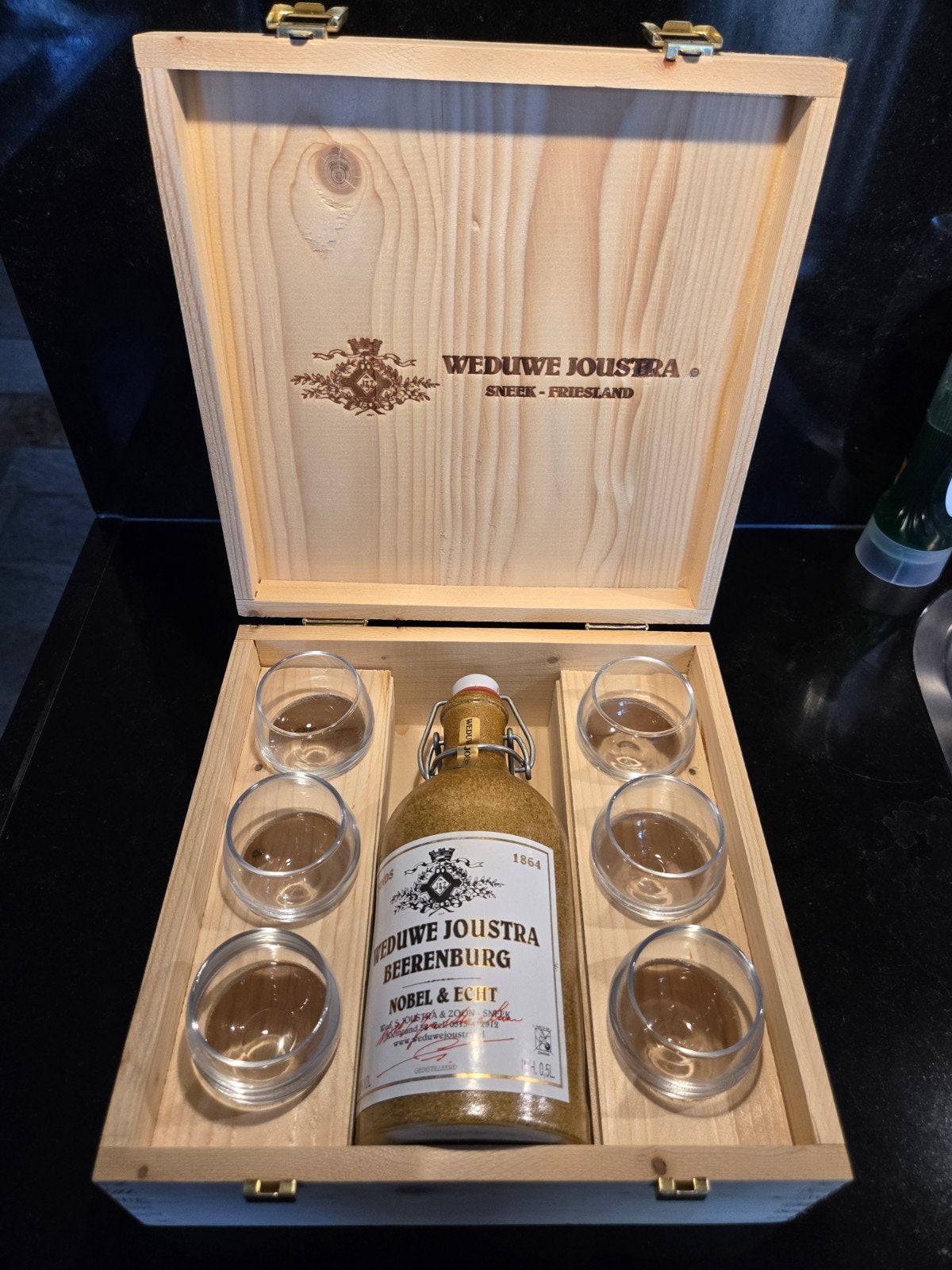 Wed. S. Joustra Beerenburg Geschenkset met Glazen, Ophalen of Verzenden