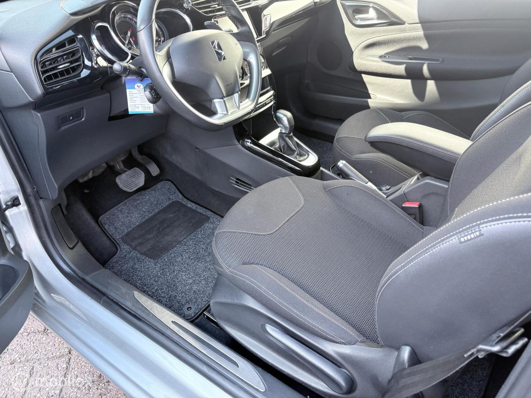 DS3 1.2 So Chic | AUTOMAAT | CRUISE | AIRCO |, Auto's, LED verlichting, Gebruikt, Euro 6, 1199 cc