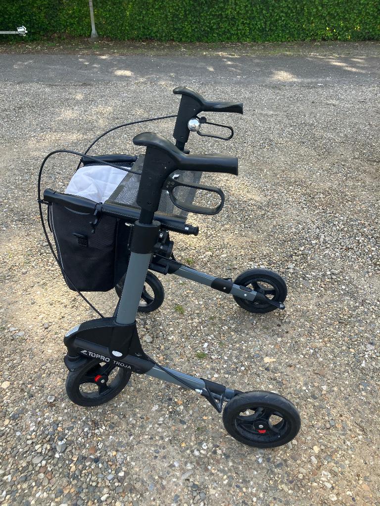 Rollator lichtgewicht, Diversen, Ophalen, Opvouwbaar, Gebruikt