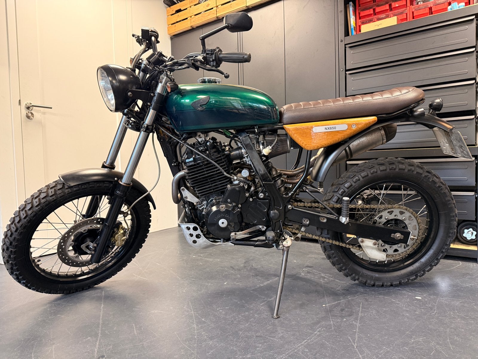 Custom Honda NX650 dominator Volledig Opgebouwd, Sportuitlaat, Motorrijbewijs A, Gebruikt, Particulier