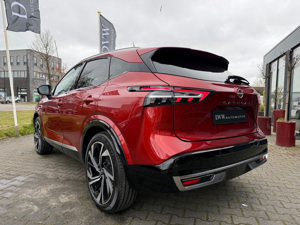 Nissan Qashqai 1.3 MHEV Xtronic Tekna Plus, Auto's, Nissan, Gebruikt, Zwart, 4 cilinders, Automatische klimaatregeling