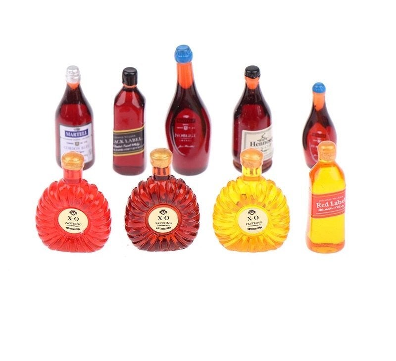 Mooie kleine wijnen en whisky flesjes., Verzamelen, Poppenhuizen en Toebehoren, Ophalen of Verzenden, Poppenhuis