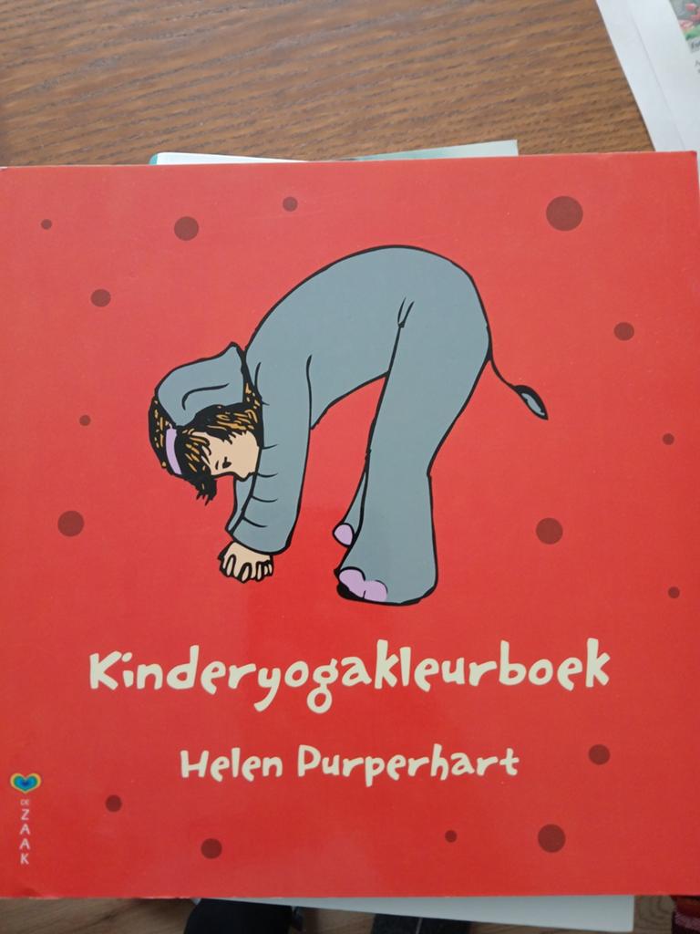 KinderYogakleurboek - Helen Purperhart, Ophalen of Verzenden, Zo goed als nieuw, Helen Purperhart, Non-fictie