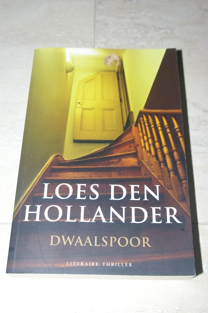 Loes den Hollander Literaire thriller, Ophalen of Verzenden, Zo goed als nieuw, Loes den Hollander