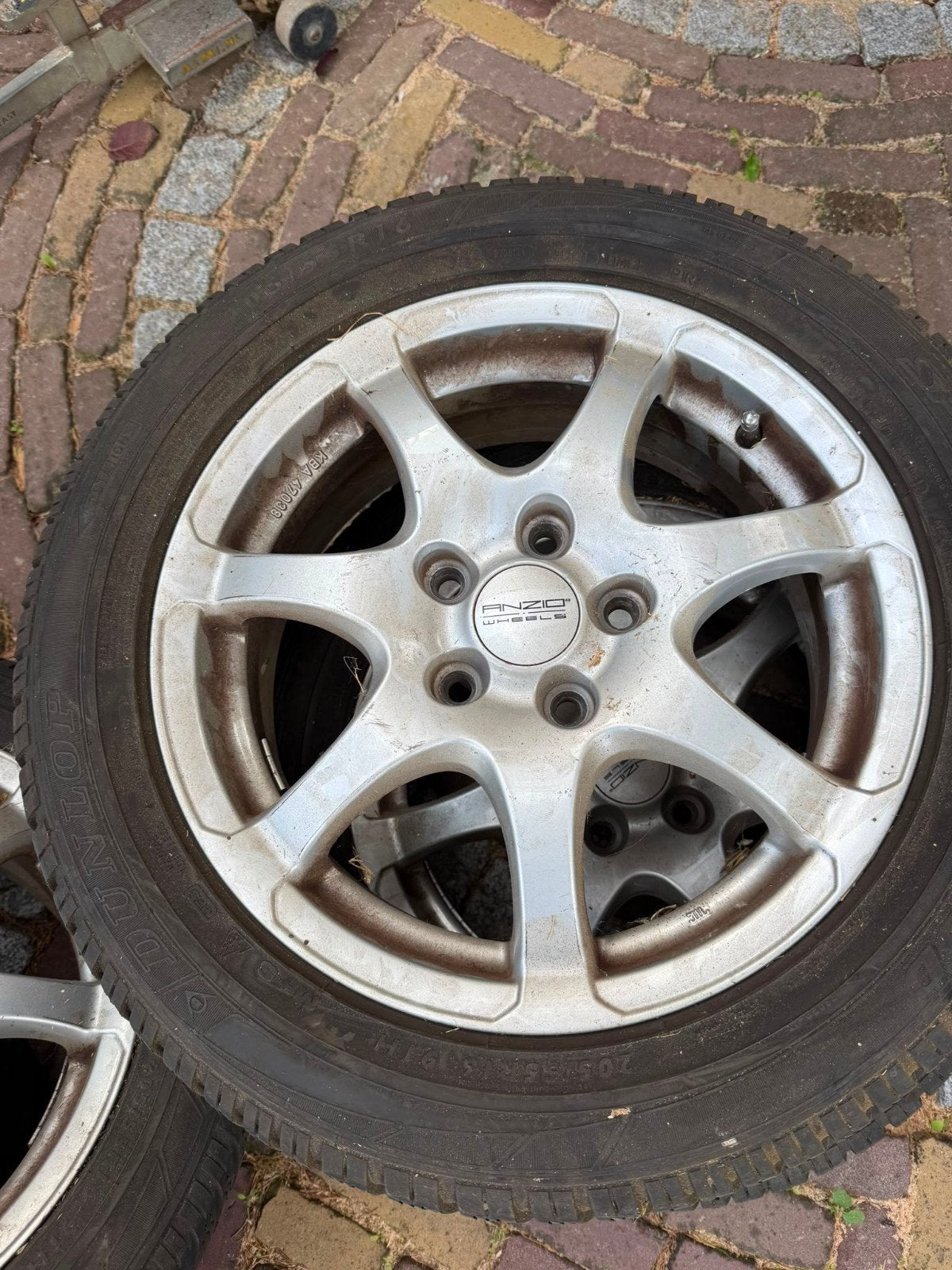 4x Anzio 16" velgen + Dunlop winterbanden 205/55 R16, Ophalen