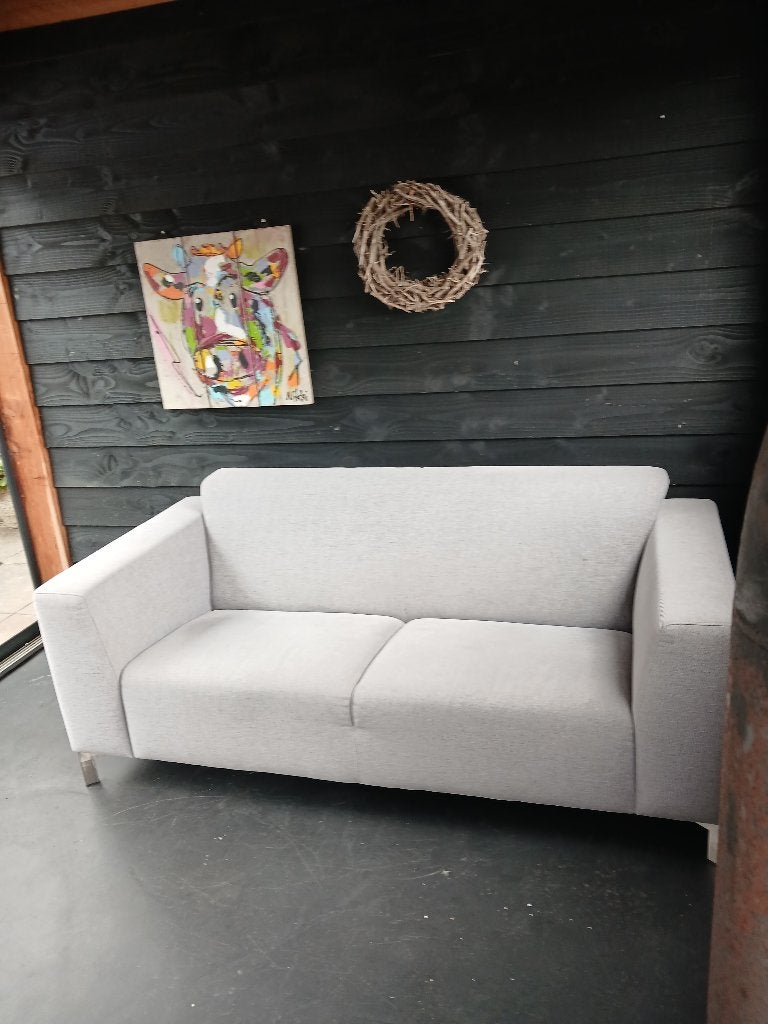 nette goedonderhouden grijze Topform 2/3zitsbank., Huis en Inrichting, Fauteuils, Ophalen, Zo goed als nieuw, Tijdloos, Stof