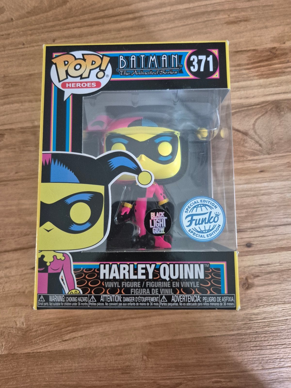 Funko Pop! Heroes: Harley Quinn (Black Light Glow) #371, Verzamelen, Verzenden