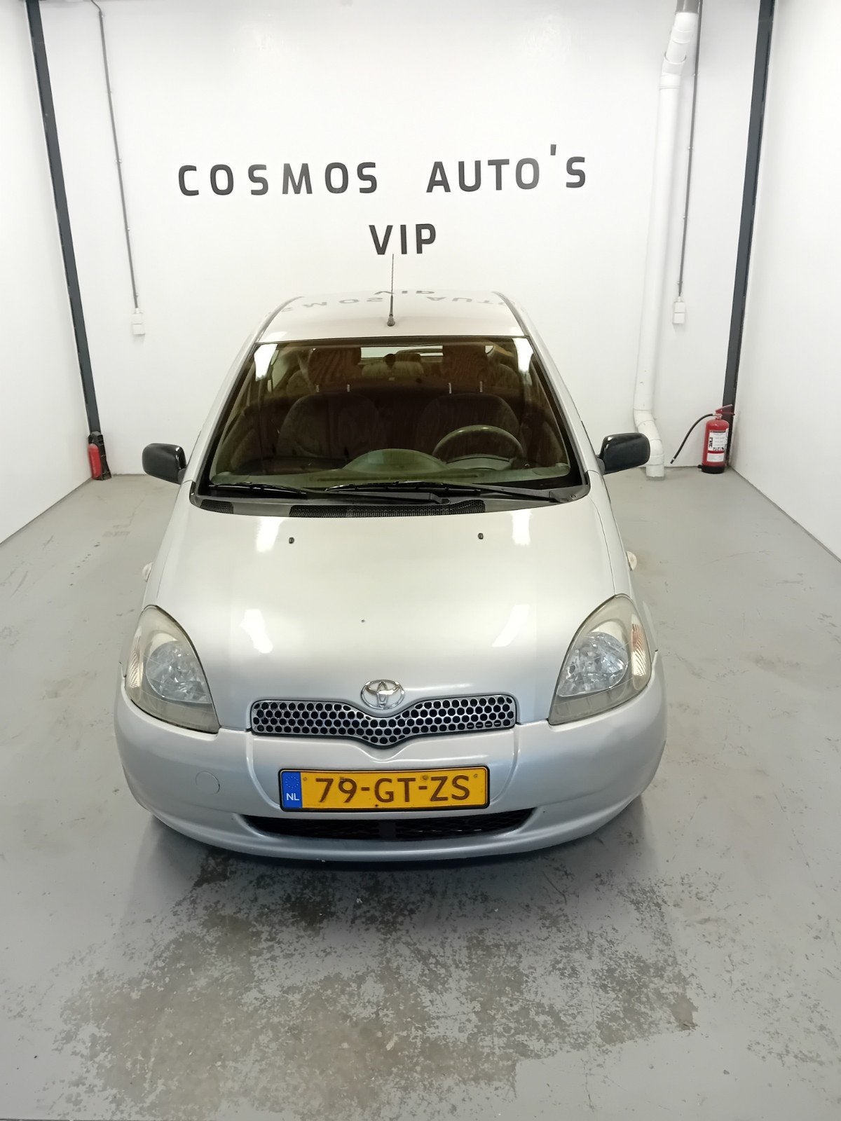 Toyota Yaris 1.3 16V 3DR Linea SOL AUT 2001 Grijs, Auto's, Toyota, 1299 cc, 15 km/l, 31 €/maand, 4 cilinders