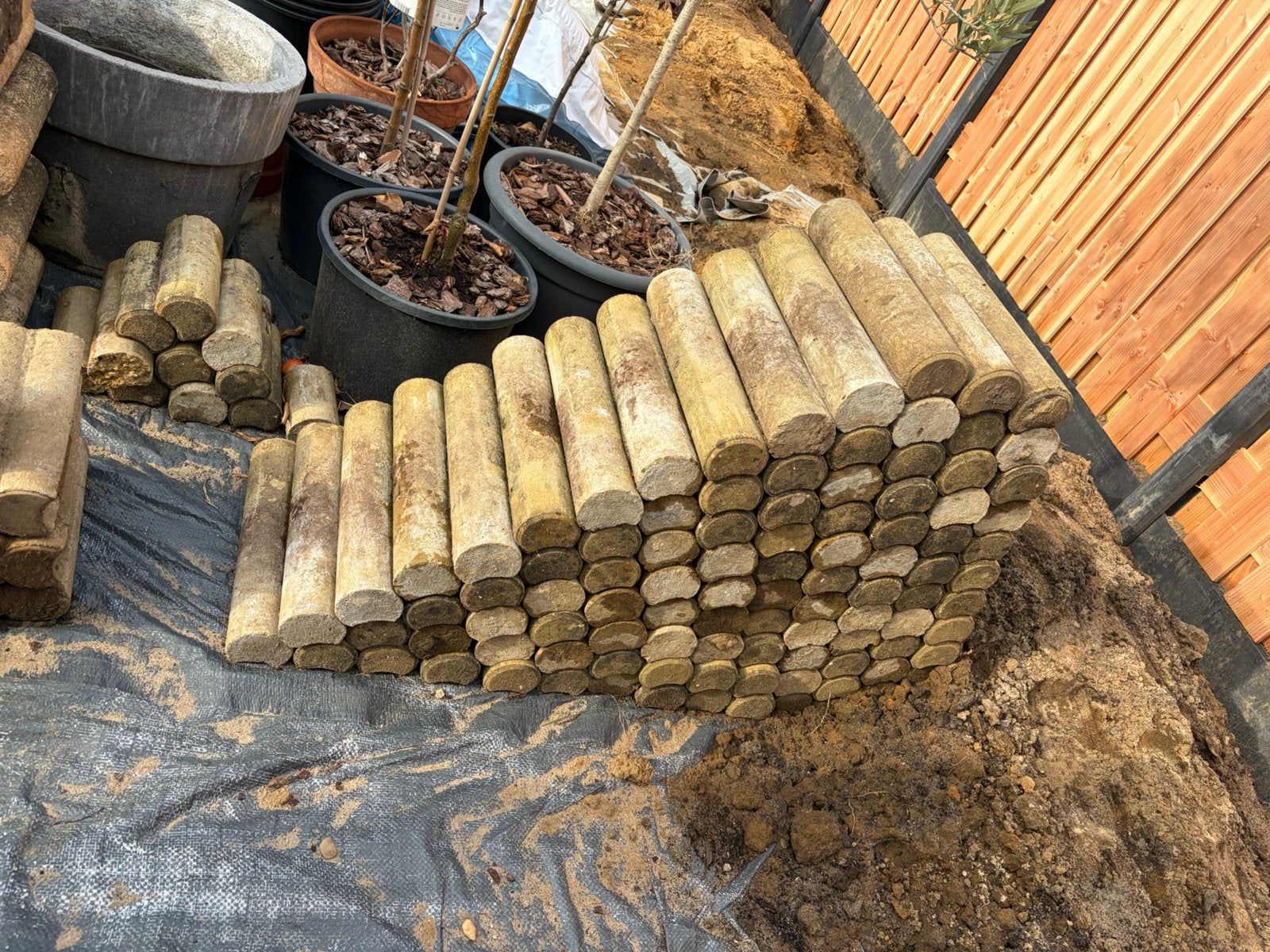 Gratis stenen paaltjes, Tuin en Terras, Haardhout, Minder dan 3 m³, Ophalen, Blokken